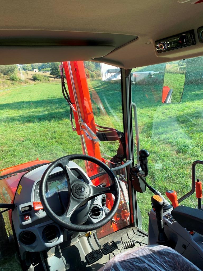 Kubota, M 4072 mit Frontlader, Traktoren